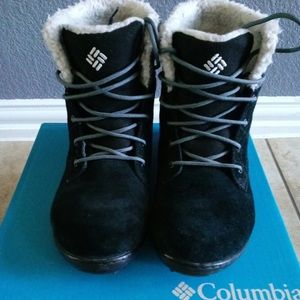 Gently used - Size 8 - waterproof Snow Boots